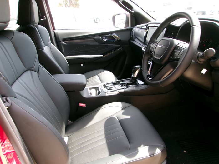 2025 Isuzu MU-X MY25.5 Isuzu MU-X 4X4 LST 3.0 L Automatic (UJOR506D)