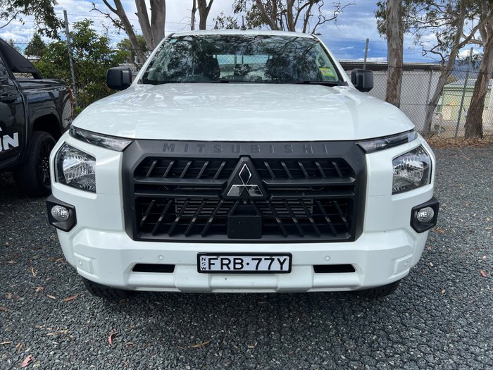 2024 MITSUBISHI Triton GLX