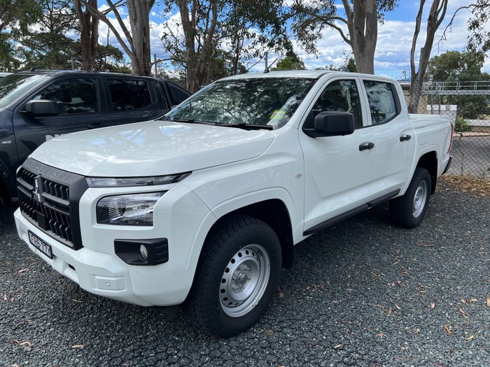 2024 MITSUBISHI Triton GLX