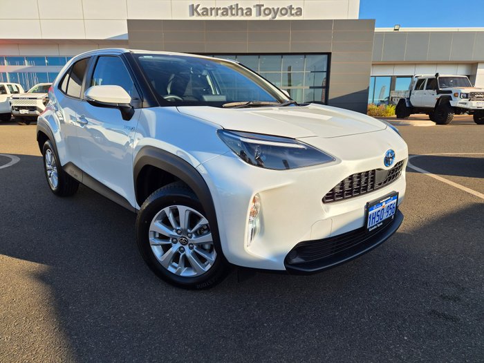 2022 Toyota Yaris Cross Hybrid GX White
