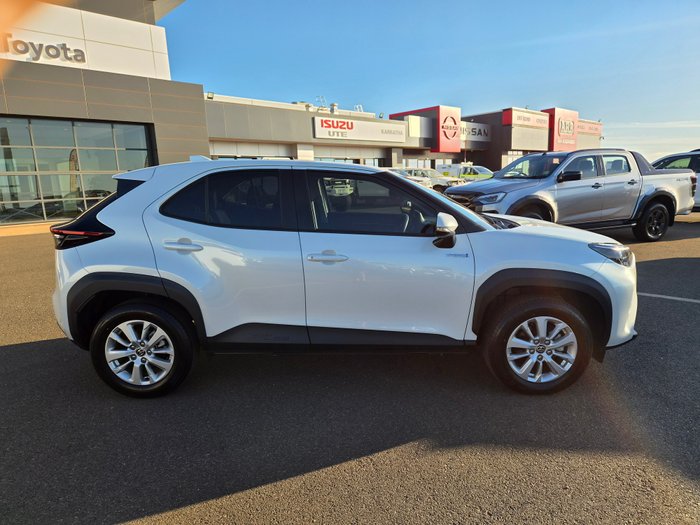 2022 Toyota Yaris Cross Hybrid GX White