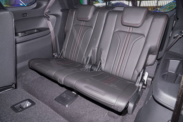 2025 Isuzu MU-X X-TERRAIN