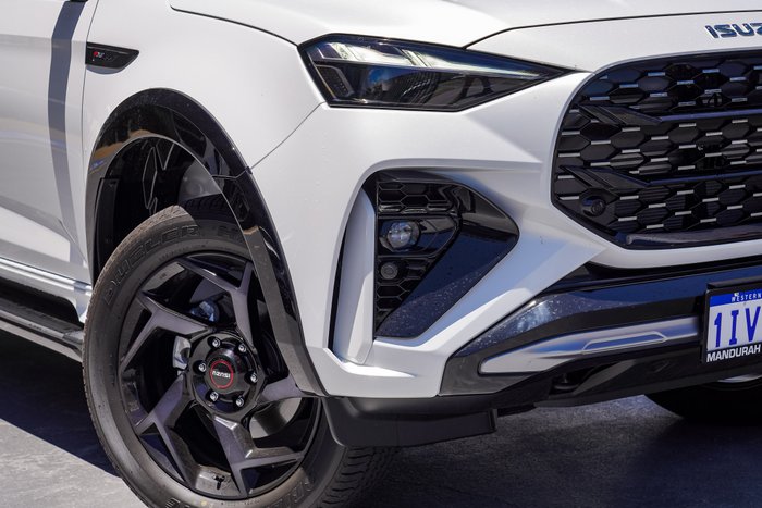 2025 Isuzu MU-X X-TERRAIN