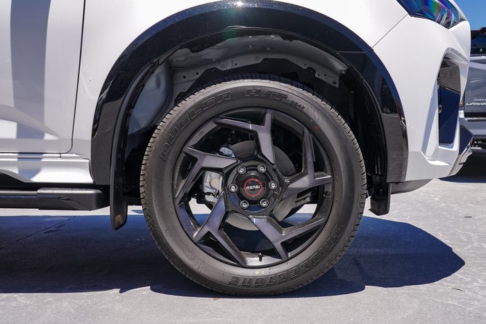 2025 Isuzu MU-X X-TERRAIN