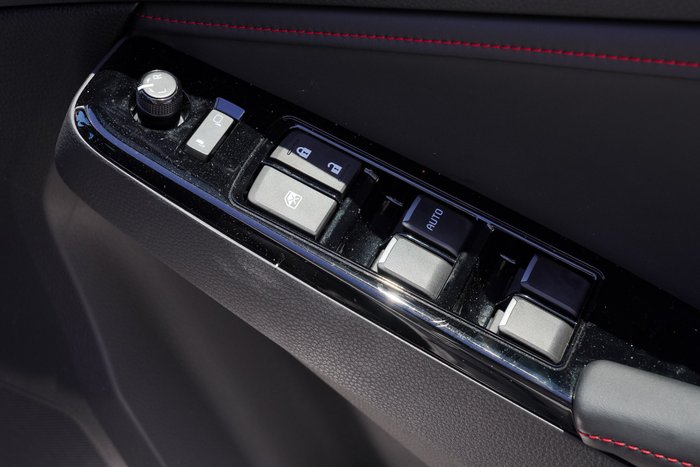 2025 Isuzu MU-X X-TERRAIN