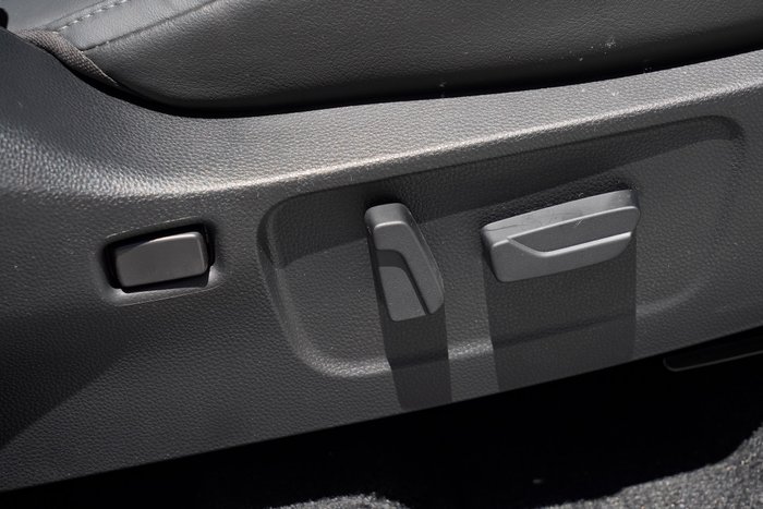 2025 Isuzu MU-X X-TERRAIN