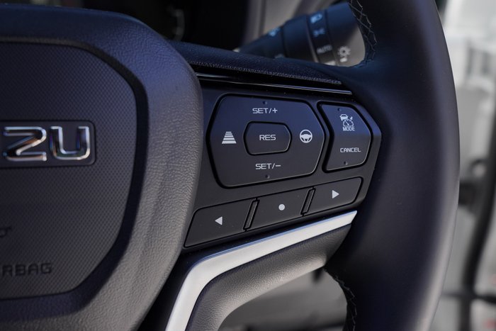 2025 Isuzu MU-X X-TERRAIN