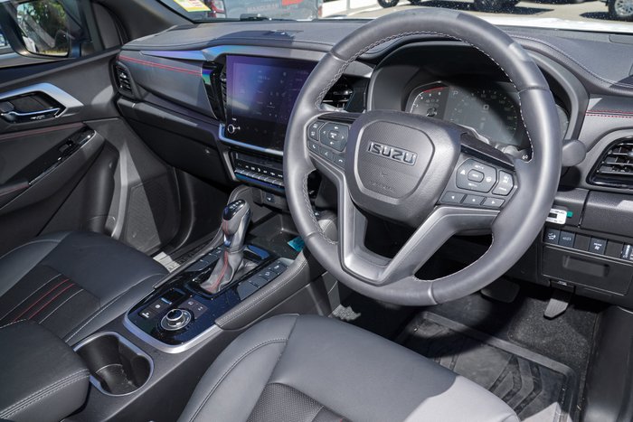 2025 Isuzu MU-X X-TERRAIN