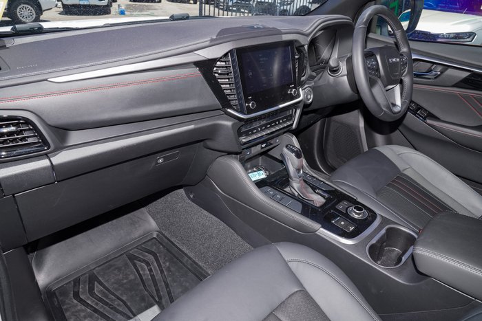 2025 Isuzu MU-X X-TERRAIN