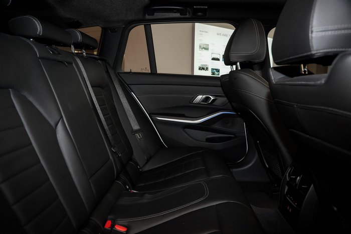 2022 BMW 3 Series 330i M Sport
