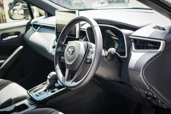 2025 Toyota Corolla Cross Hybrid GXL