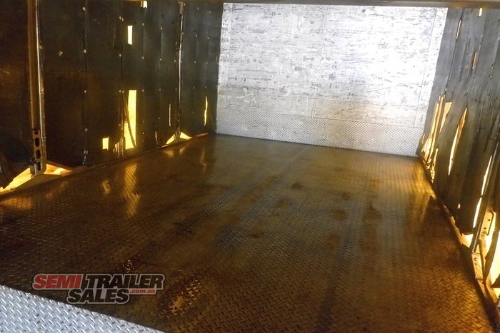 2013 Krueger 22 Pallet Curtainsider with Mezz