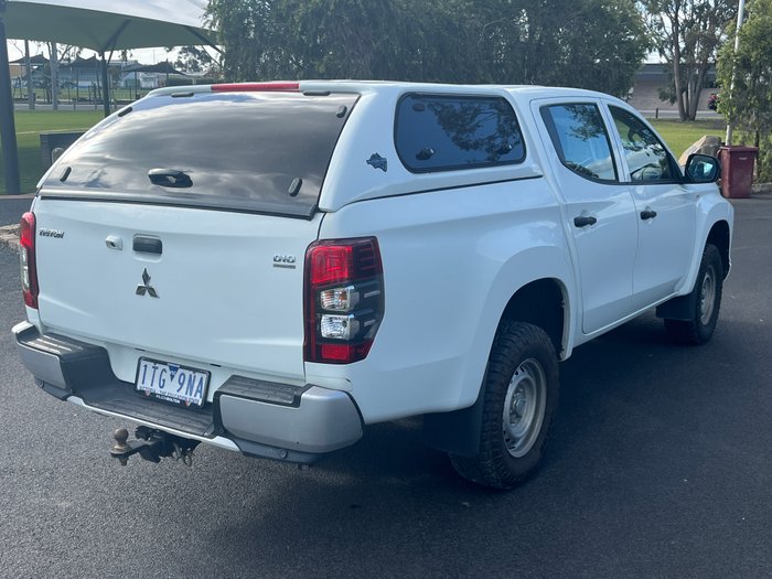 2020 Mitsubishi MR4W47