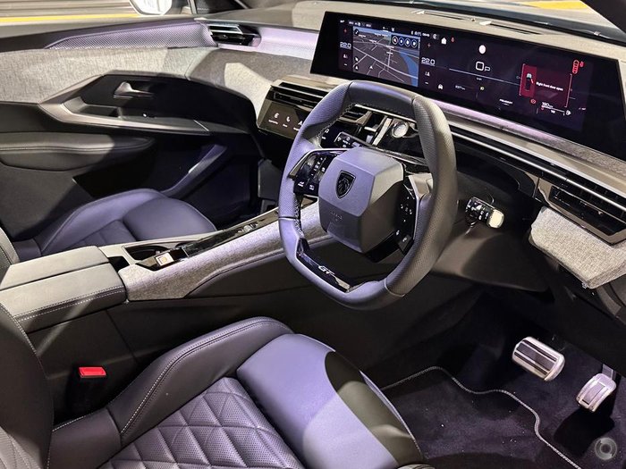 2025 Peugeot 5008 GT Premium Hybrid