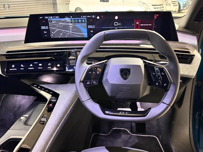 2025 Peugeot 5008 GT Premium Hybrid