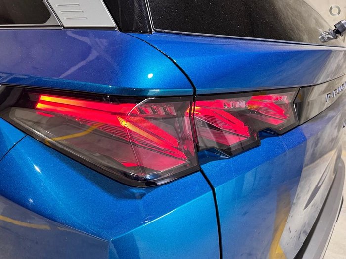 2025 Peugeot 5008 GT Premium Hybrid