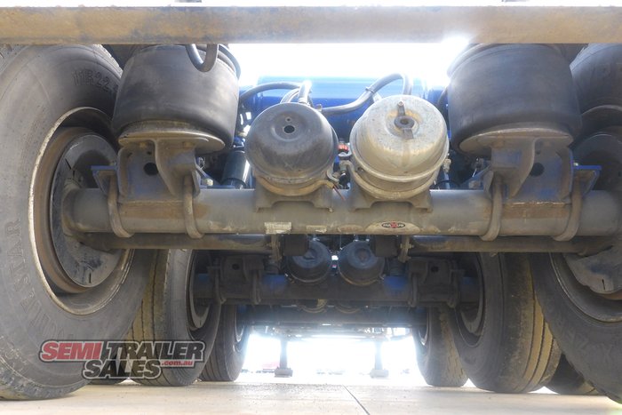 2010 CIMC 12 Pallet Curtainsider A Trailer