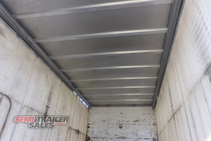 2008 Maxitrans 10 Pallet Dog Curtainsider