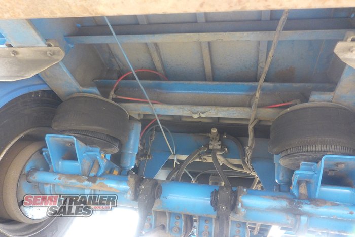 2008 Maxitrans 10 Pallet Dog Curtainsider