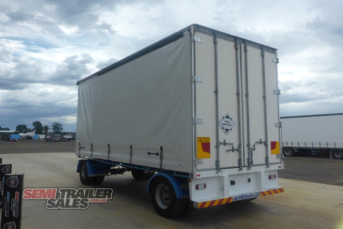 2008 Maxitrans 10 Pallet Dog Curtainsider