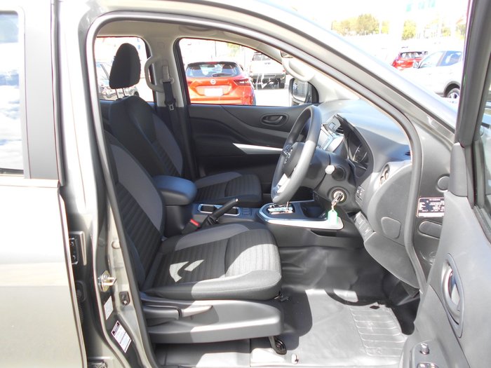 2025 Nissan Navara SL