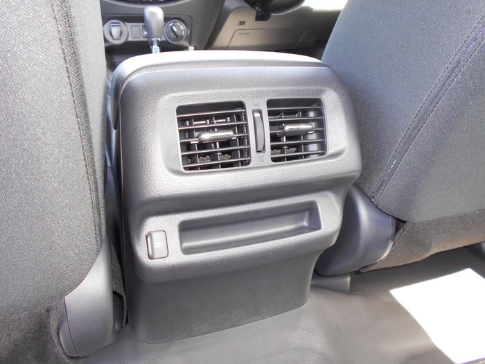 2025 Nissan Navara SL