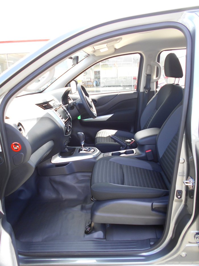 2025 Nissan Navara SL