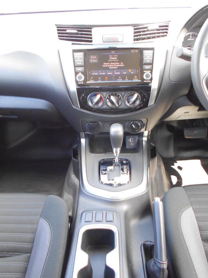 2025 Nissan Navara SL