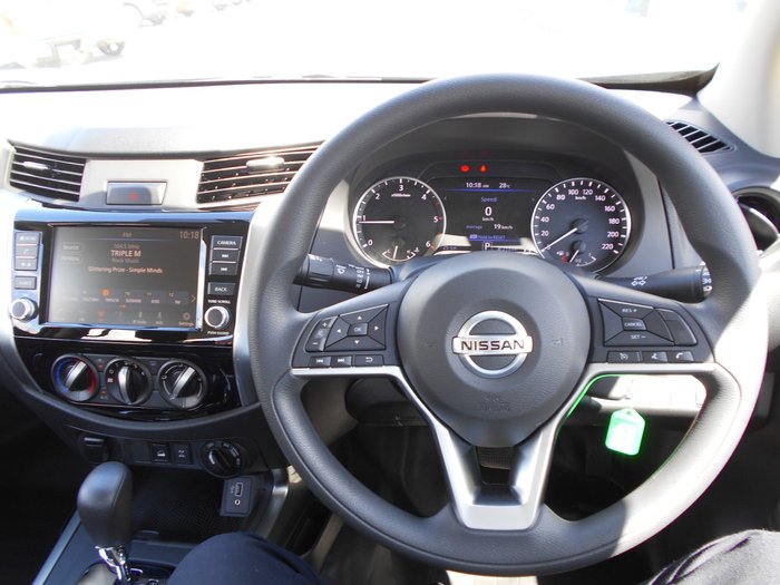 2025 Nissan Navara SL