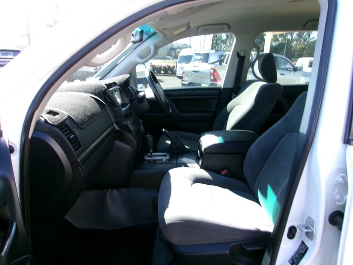 2015 TOYOTA LANDCRUISER GX (4x4)