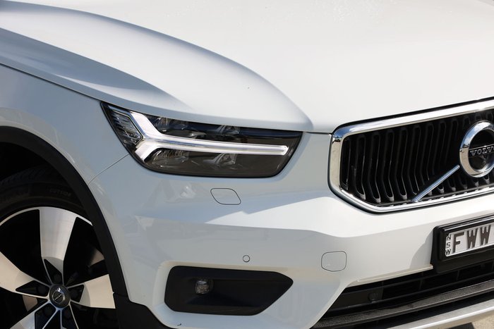 2021 Volvo XC40 T4 Momentum