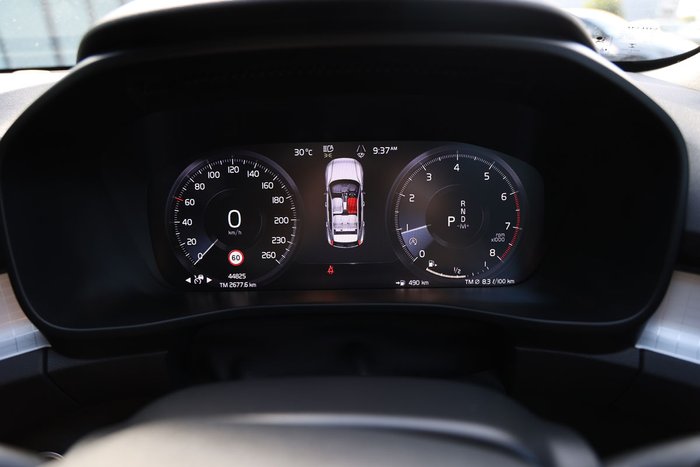 2021 Volvo XC40 T4 Momentum