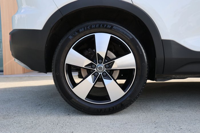 2021 Volvo XC40 T4 Momentum