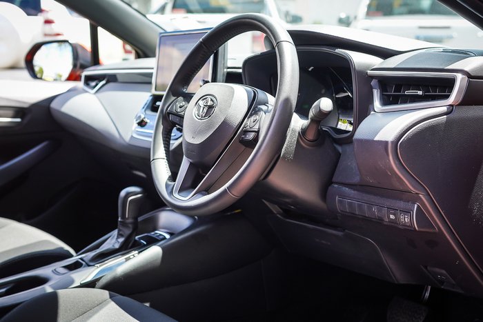 2025 Toyota COROLLA SX