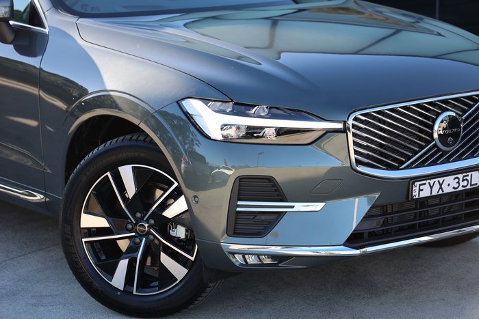 2026 Volvo XC60 Plus B5 Bright