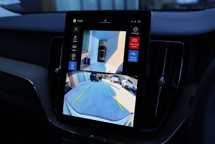 2026 Volvo XC60 Plus B5 Bright