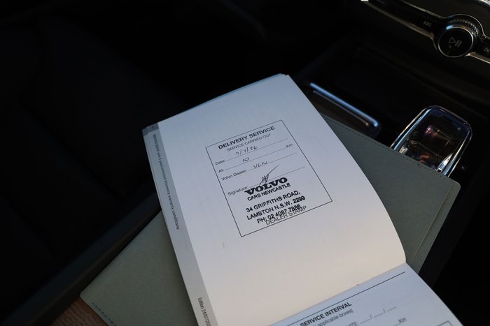 2026 Volvo XC60 Plus B5 Bright