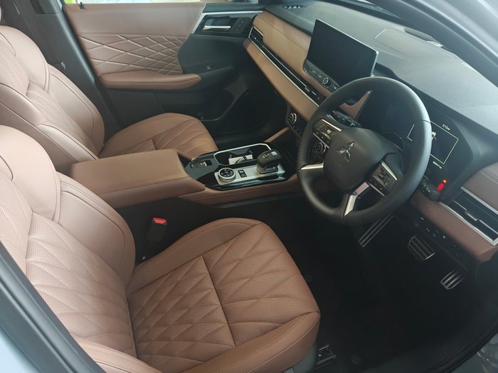 2025 MITSUBISHI Outlander EXCEED TOURER