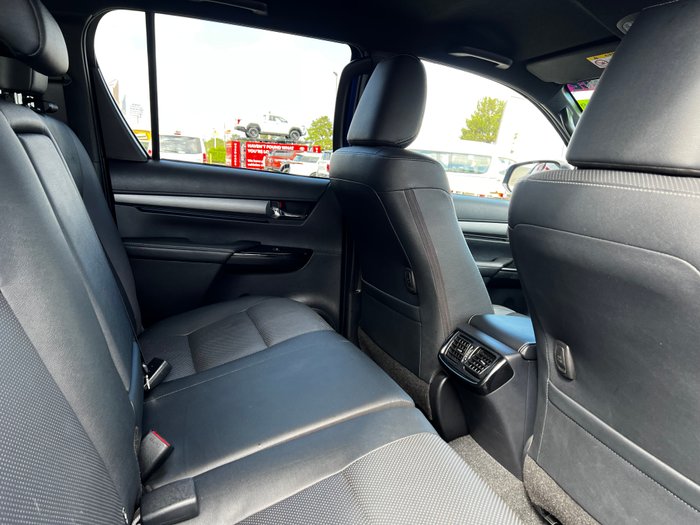 2022 Toyota Hilux 4x4 Hilux 4x4 Rogue 2.8L T Diesel Automatic Double Cab C222140 001