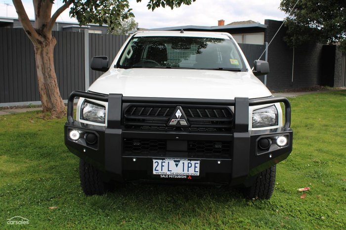 2025 Mitsubishi Triton GLX
