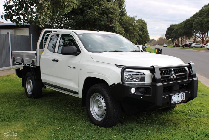 2025 Mitsubishi Triton GLX