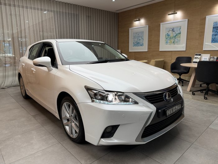 2014 Lexus CT 200h. HYBRID CT200h Luxury 1.8L Hybrid CVT Hatch