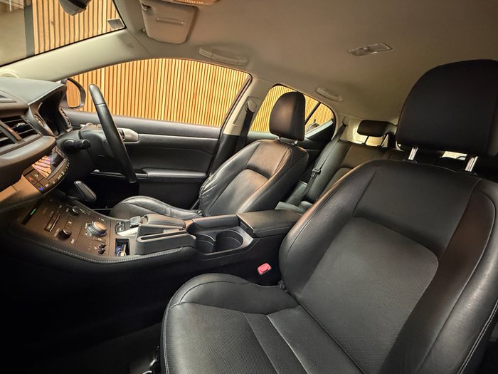 2014 Lexus CT 200h. HYBRID CT200h Luxury 1.8L Hybrid CVT Hatch