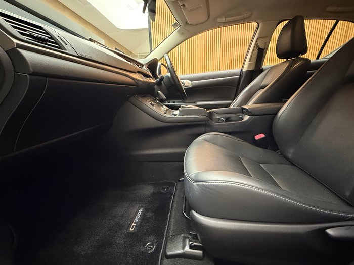 2014 Lexus CT 200h. HYBRID CT200h Luxury 1.8L Hybrid CVT Hatch