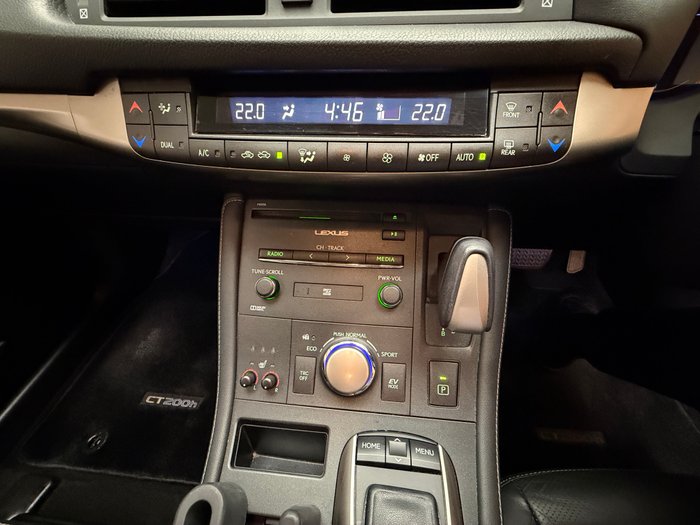 2014 Lexus CT 200h. HYBRID CT200h Luxury 1.8L Hybrid CVT Hatch