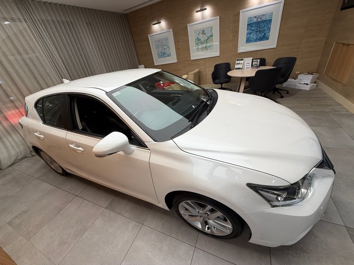 2014 Lexus CT 200h. HYBRID CT200h Luxury 1.8L Hybrid CVT Hatch