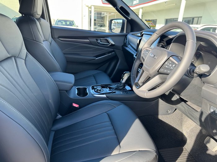 2026 ISUZU MU-X LS-T