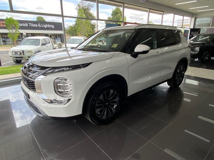 2026 MITSUBISHI Outlander LS