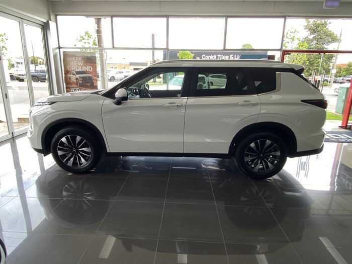 2026 MITSUBISHI Outlander LS