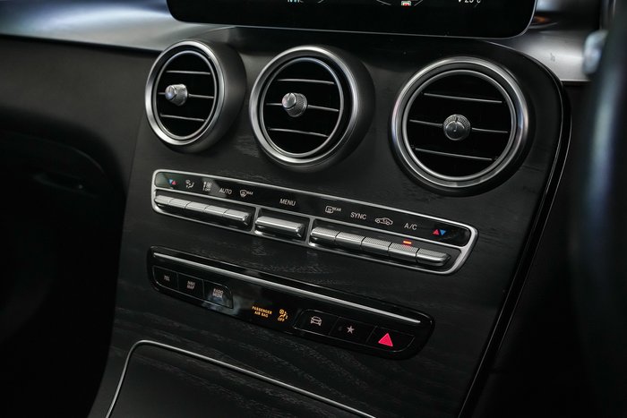 2019 Mercedes-Benz GLC-Class GLC200